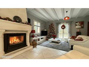 Maison 7 pièces 235 m²