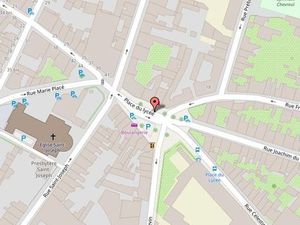 Rare Garage fermé place du Lycée ANGERS centre