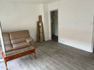 Apparemment T4 avec balcon.proximité de tout..