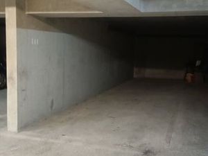 Box à louer comprenant 2 emplacements de véhicules