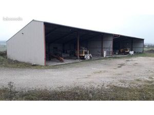 Loue ou vend Hangar