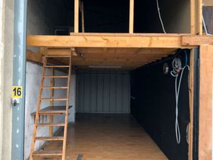 Loue mezzanine 9x3m dans local sécurisé