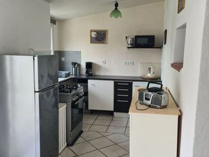 Loue à La Crau grand T1 de 36 m2 pour UNE personne au calme