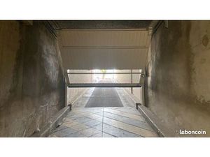 Grand garage 25m2 villeurbanne