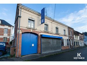 Immeuble avec local commercial et appartement 5 pièces à Beauvais