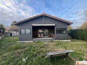 Poêle à bois  isolation extérieure et matériaux haut de gamme : marbre et aluminium. terra