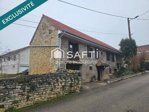 Maison 76m²  à rénover  toiture neuve  PAC  Pirey