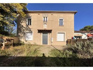 Maison de type 5 dans un village de campagne.