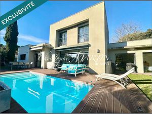 RARE : Maison contemporaine avec piscine et garage