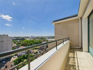 Appartement lumineux avec garage et cave