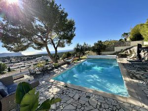 Maison avec piscine et studio