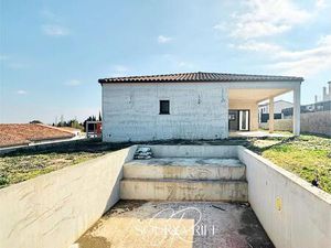 EN EXCLUSIVITE - PLAIN PIED - 4 CHAMBRES DONT UNE SUITE -- GARAGE - PISCINE