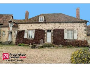 Maison de maitre avec annexes et prés potenteils . Habitation et profession libérale