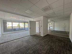 Location bureaux Argonay – 215 m² lumineux avec 9 stationnements  prêt à l'emploi
