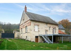 Maison en pierre entièrement rénovée – 950 € / mois