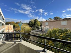 Appartement 3pièce(s) 2chambre(s) 51 74 m² Marseille (13004)