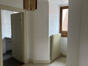 Appartement 2 pièces - cave et greniers - centre historique