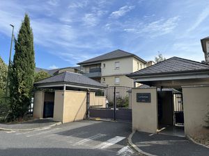 Location Appartement 1 pièce 34m² ONET LE CHATEAU 12850