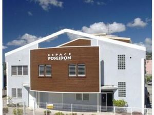 A VENDRE BUREAUX AU RDC ZONE FRANCHE DILLON  Martinique