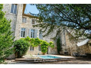 Hôtel particulier à Bourg-Saint-Andéol en Ardèche