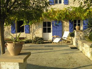 CHARMANTE PROPRIÉTÉ EN PIERRE AVEC VUES