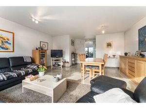 Ruim duplex dakappartement met twee slaapkamers nabij de Grote Markt