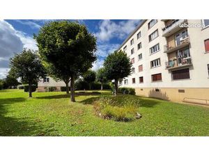 TITRE Bel appartement de pièces  très calme et sans vis-à-vis  à proximité immédiate des t