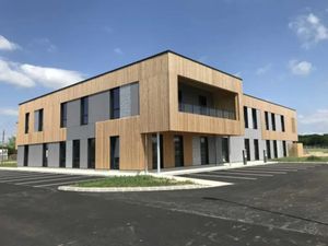 A LOUER BUREAUX 159 M2 LACROIX SAINT OUEN - PARC TERTIAIRE