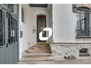 A LOUER  Bâtiment atypique à louer à proximité du métro 4 !