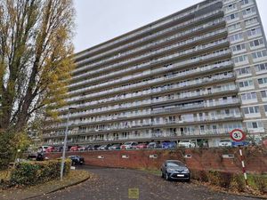 Ruim lichtrijk appartement op 12de verdieping - 4 slaapkamers!