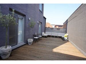 Bijzonder  smaakvol appartement met 50 m2 terras!