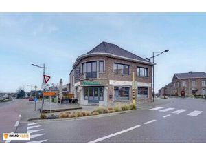 Handelspand en appartement met garage en parkeerplaatsen