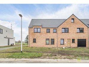 PRACHTIGE NIEUWBOUWWONING (GRONDAANDEEL €85.000 00 + 12% REGISTRATIERECHTEN EN CONSTRUCTIE