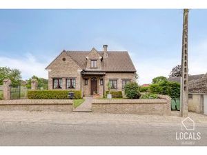 Zeer goed onderhouden ruime open bebouwing te Kerksken