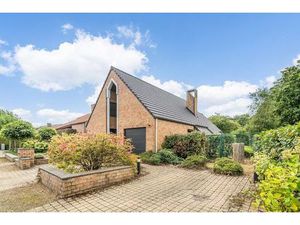 uD83CuDFE1 Ruime gezinswoning op toplocatie in het centrum van Helchteren