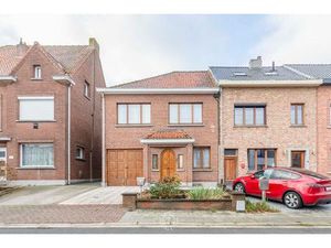 Ruime woning met garage en een prachtig uitzicht