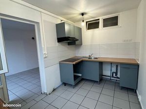 Appartement 2 pièces - 51 m2 - 500 /mois CC - Gençay (86160)