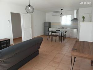 RARE : meublé T3 avec terrasse  un garage et 2 places de parking