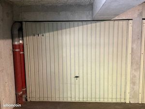 GARAGE BOX FERMÉ 18m2 100/Mois