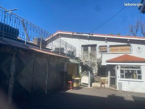 Maison de ville à Villars