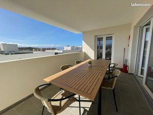Loue f3 meublé grande terrasse21 m2 sans vis à vis