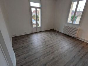 Maison 2 chambres avec garage et terrain clos – Saint-Vallier – 590