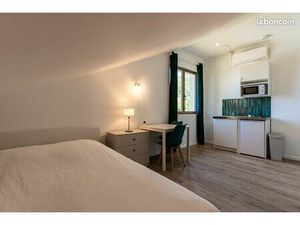 Studio toutes charges comprises 20 minutes de Geneve