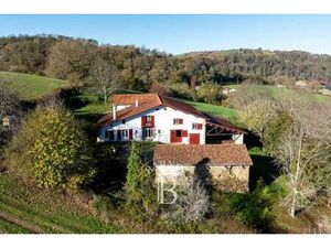 Maison à vendre 10 Pièces 427 m2 Saint-Palais Pays basque intérieur - 630 000 €