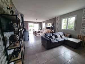 Vente maison 5 pièces 120 m² à Le Perrey (27500)  323 500 €