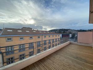 T2 TRES BON ETAT - 2 TERRASSES - GARAGE ET CAVE