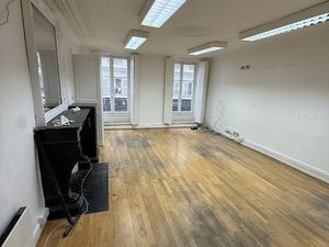 75010 PARIS - BUREAU -