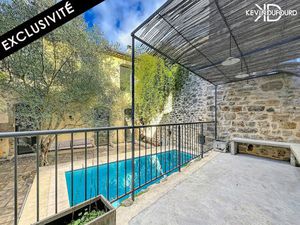 Maison de ville de 200 m² sur un terrain de 285 m² avec