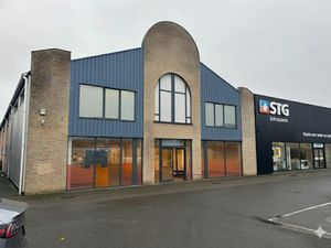 Handelspand van ca. 940 m² te huur in Zandhoven