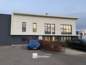 A louer - Bâtiment d'activités sur son terrain indépendant à proximité des axes routiers -
